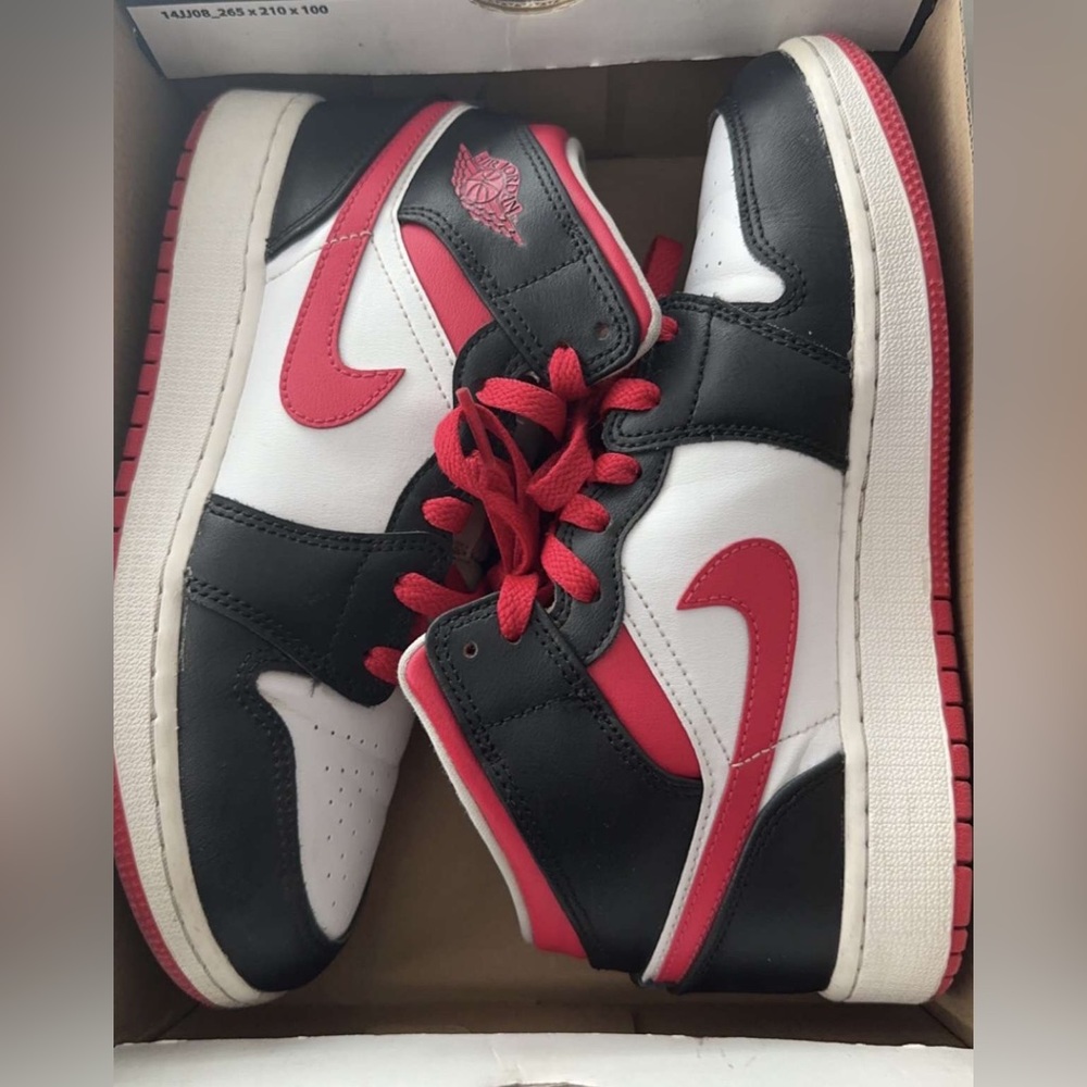 Air Jordan 1 Mid